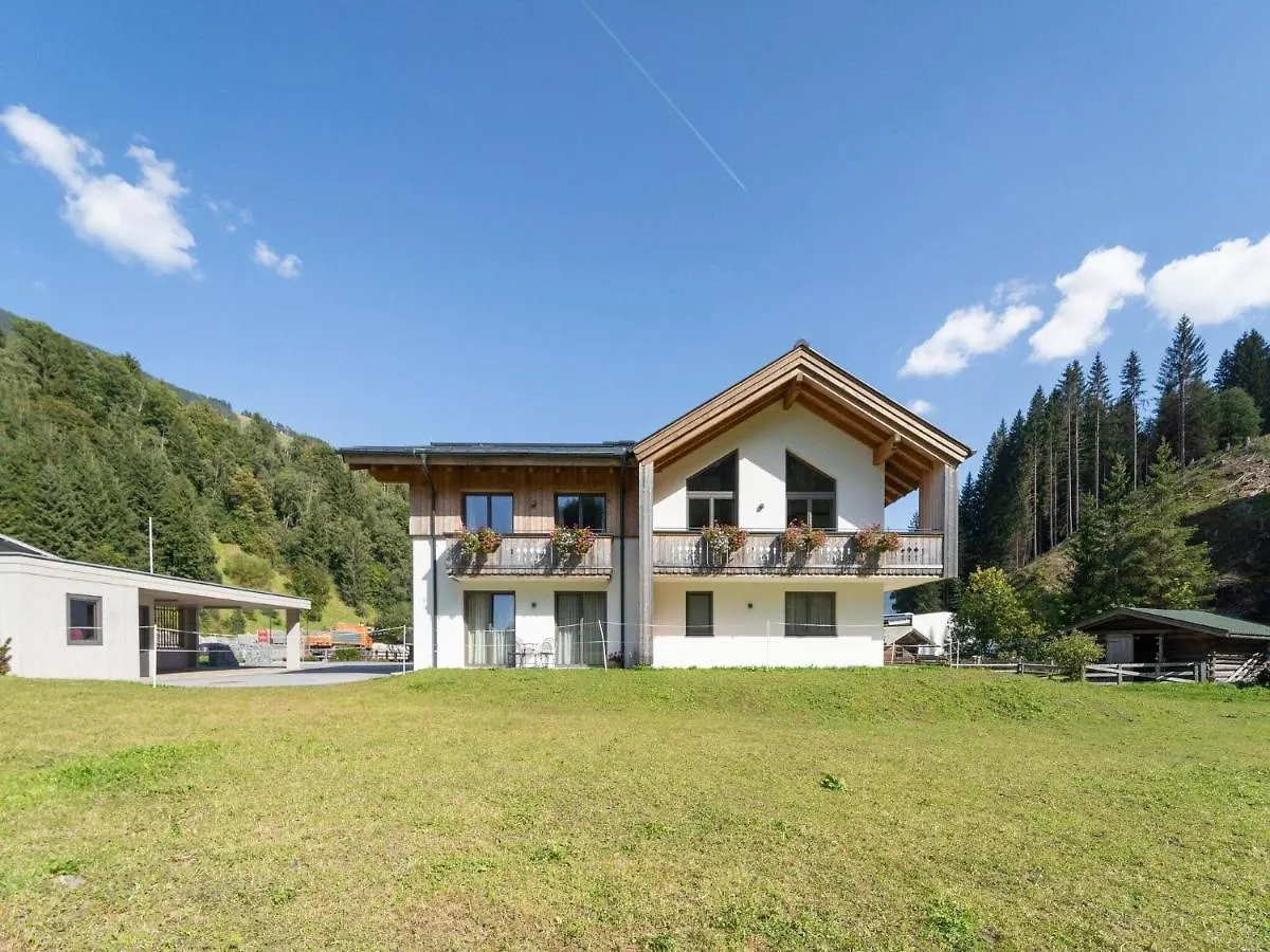 Spacious Chalet With Sauna ザールバッハ・ヒンターグレム